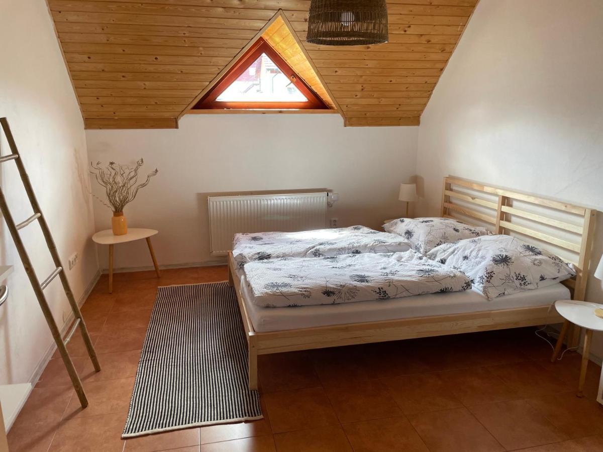 Vceli Mirda Pirda Apartment *