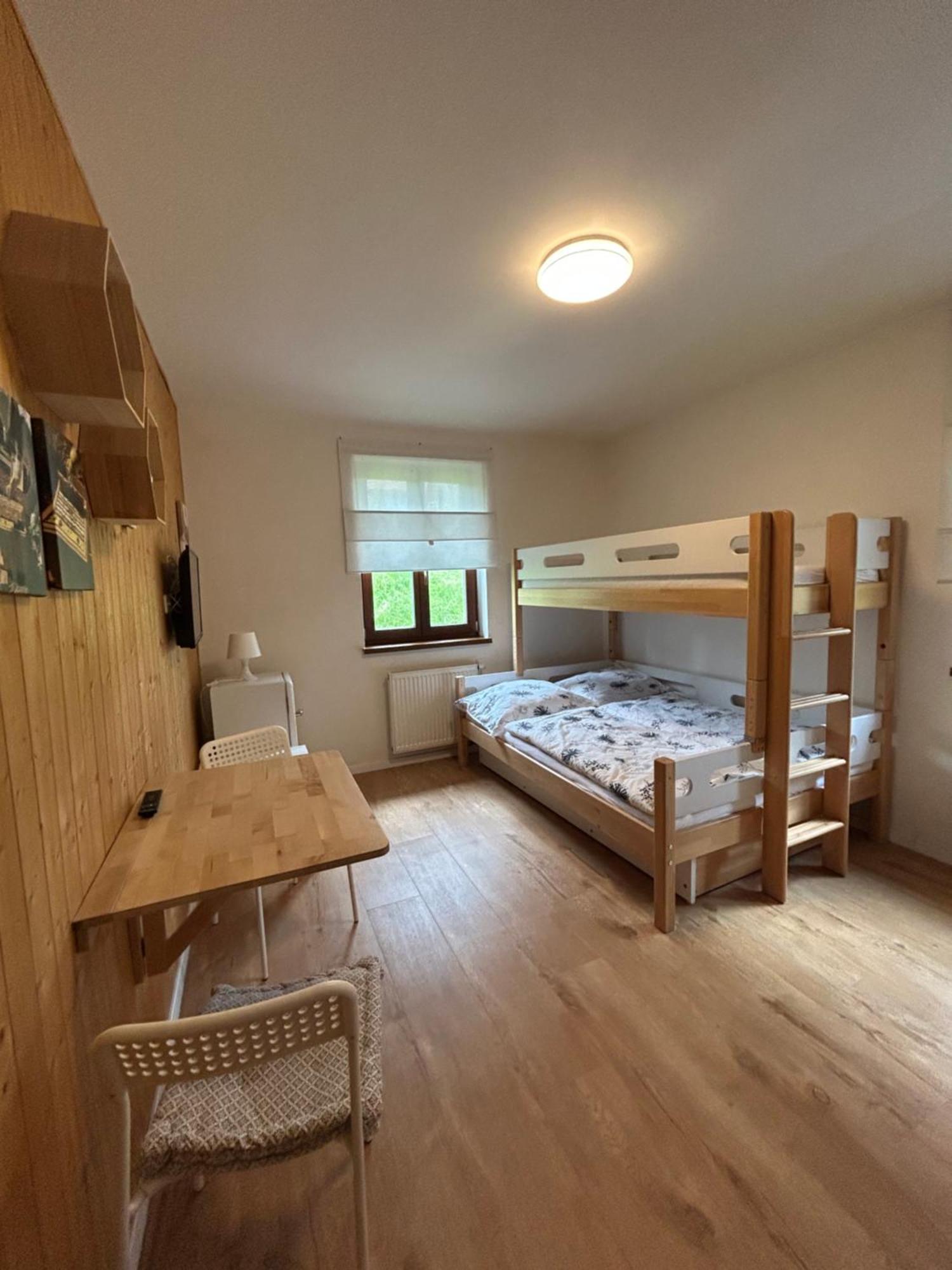 Vceli Mirda Pirda Apartment